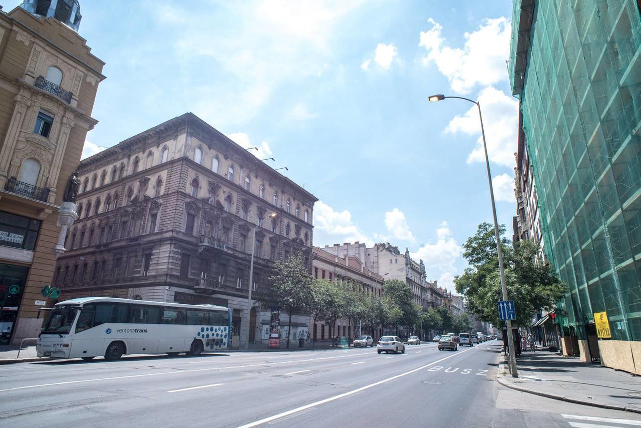 Central New Home With 3 Bedrooms, A/C And Balcony 布达佩斯 外观 照片